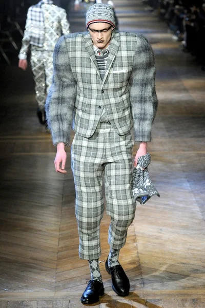 Look 12